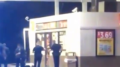 للمرة الثانية .. الشرطة الأمريكية تقتل بالرصاص رجلا أسمر البشرة 