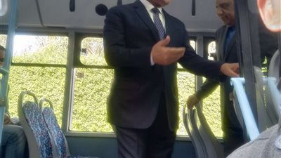 وزير النقل يتفقد مشروع الأتوبيس الترددي السريع