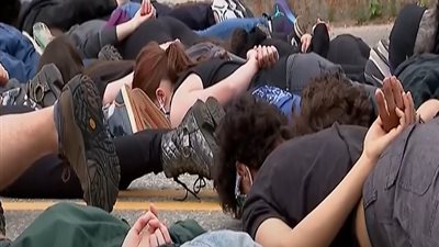 مظاهرات تجتاح تايلاند ومطالبات باستقالة رئيس الوزراء وحل البرلمان