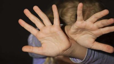 عذبتها وقصت شعرها.. مأساة طفلة على يد زوجة والدها بالغربية لهذا السبب | تفاصيل