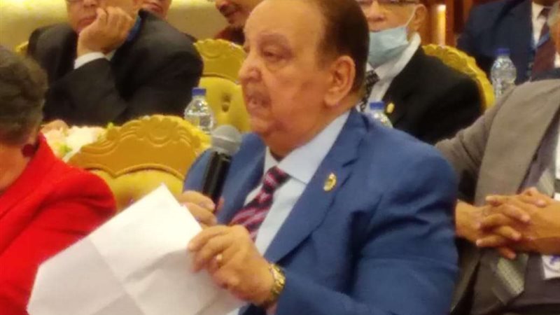 الدكتور نبيل دعبس