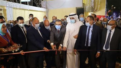 وزير القوى العاملة ومحافظ القاهرة يفتتحان فندق نقابة العاملين بالغزل والنسيج