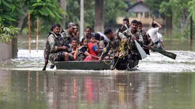 الأمطار تقتل 90 باكستانيا وتشل كراتشي