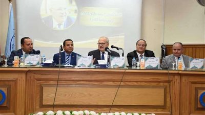 رئيس جامعة القاهرة يفتتح مؤتمر علوم البيانات بكلية الدراسات العليا للبحوث الإحصائية