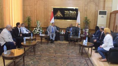 رئيس جامعة بنها يستقبل وفد سفارة الصومال بالقاهرة