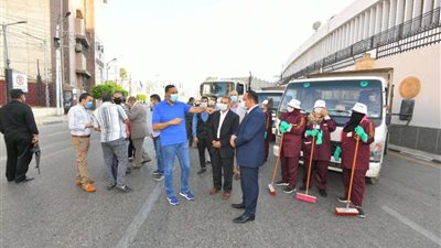 محافظ الدقهلية يعطى إشارة البدء لتدشين عمل أول شركة نظافة خاصة