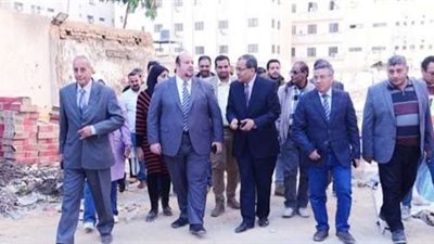 رئيس جامعة سوهاج يستقبل لجنة التخطيط للوقوف على نسب الإنجاز بالمشروعات الإنشائية