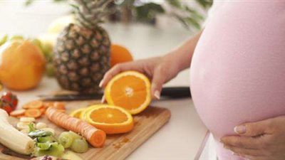 أبرزها تقوية الجهاز المناعي.. تعرف على فوائد البرتقال للحامل والجنين