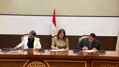 3 وزراء يوقعون عقد تنفيذ المرحلة الرابعة لمشروعات البنية الأساسية لمنظومة المخلفات