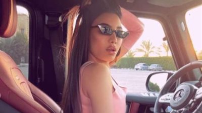 ميكيب أرتيست شهيرة تثير الجدل بجلسة تصوير عبر الإنستجرام