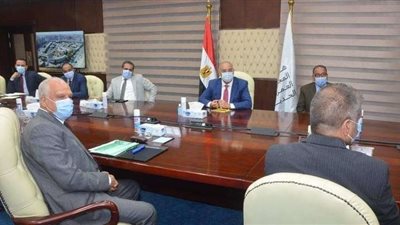 الجزار: الدولة تتوجه حالياً لتطوير مواقف النقل الجماعى على أطراف القاهرة الكبرى