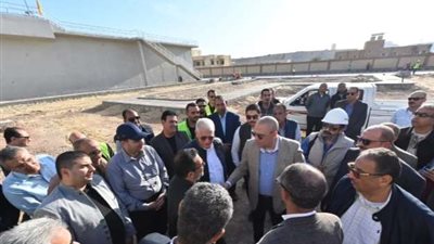 وزير الإسكان يكشف عن مشروع ينهي معاناة أهالي أبوتلات من مشاكل المياه والصرف