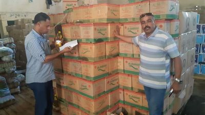 ضبط 2400 زجاجة زيت تموينى بدون فواتير بالاسكندرية