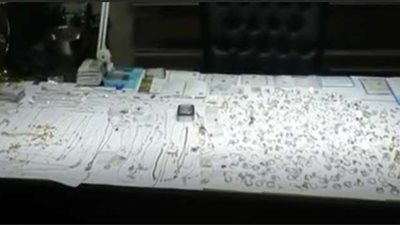 تفاصيل ضبط عصابة لتهريب الماس والأحجار الكريمة بقيمة جمركية 46 مليون جنيه (صور)