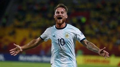 لاعب وسط منتخب الأرجنتين عن مواجهة هولندا: لا أشعر بالتوتر.. و ميسي يفاجئنا كل يوم