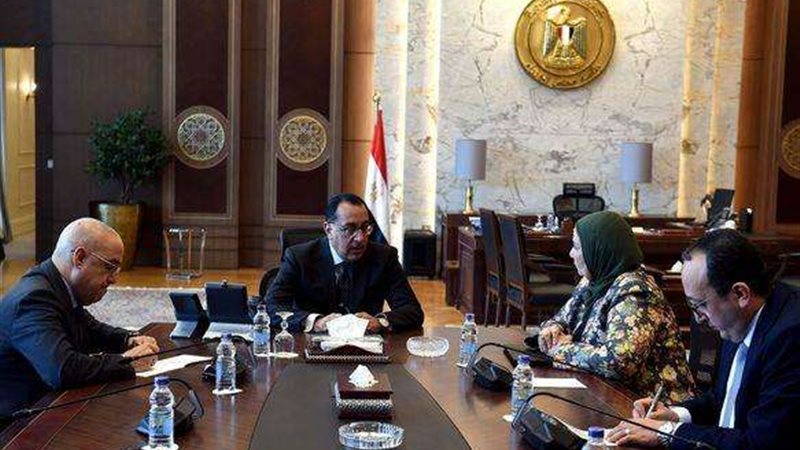 رئيس الوزراء يتابع