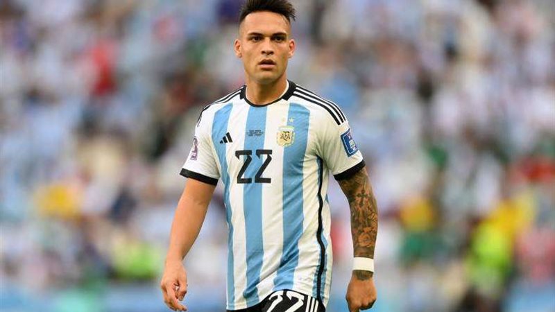 لاوتارو لاعب منتخب