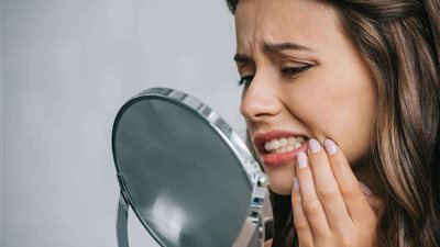 تعرف على أسباب حساسية الأسنان في الشتاء.. مش هتصدق