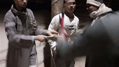 ربطوه في عمود.. أهالي قرية الأشراف بقنا يضبطون لصا حاول سرقة تروسيكل