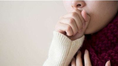 متخصص يحذر من تناول تلك الفاكهة عند إصابتك بالكحة