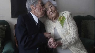 حكاية  أكبر زوجين معمرين في العالم.. مجموع عمريهما 214 سنة
