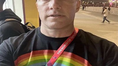 أثناء مباراة الأرجنتين وهولندا.. وفاة الصحفي صاحب واقعة 