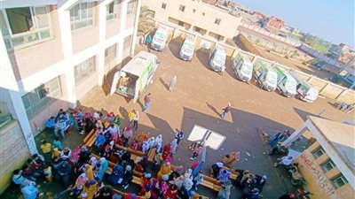 الكشف على 1900 مواطن خلال قافلة الطبية بصان الحجر بالشرقية