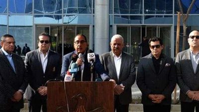 رئيس الوزراء يتفقد أعمال تطوير طريق السويس العين السخنة بمنطقة عتاقة