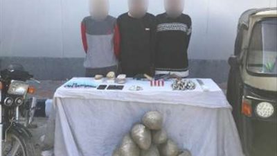 تفاصيل ضبط 3 أشخاص بحوزتهم مخدرات وأسلحة نارية بقصد الإتجار بدمياط