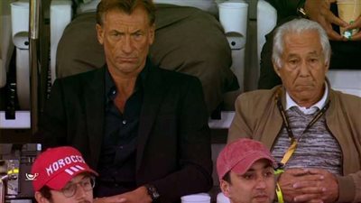 هيرفي رينارد يتابع مباراة البرتغال أمام المغرب في ملعب الثمامة