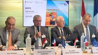 رئيس المنطقة الاقتصادية يعرض على الشركات الفرنسية الاستثمار بقناة السويس