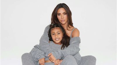 تفاعل كيم كارداشيان ونجلتها مع أغنية مريام فارس في كأس العالم 2022