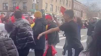 بعد الفوز على البرتغال.. جماهير المغرب تغلق شوارع نيويورك