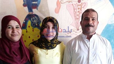 فرحة عارمة بين أسرة صاحبة المركز الثاني في الدبلومات الفنية بالغربية