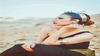 غادة طلعت تثير الجدل بـ لوك أنثى القط الفرعوني