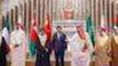 الرئيس السيسي وولي العهد السعودي يتوسطان الصورة التذكارية مع قادة الدول العربية