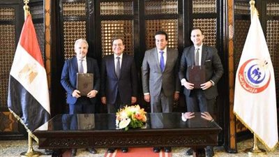 وزيرا البترول والصحة يشهدان توقيع بروتوكول مشترك لتعزيز مساهمة إيني الإيطالية