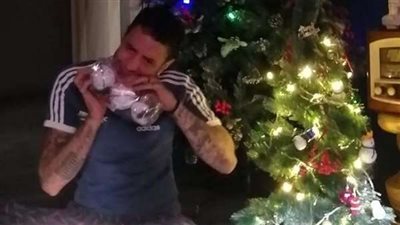 شاهد .. استعدادات احمد الفيشاوي للاحتفال بالكريسماس