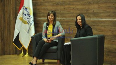 مايا مرسي تستقبل وزيرة الهجرة وعدد من الشباب المصريين الدارسين بالخارج