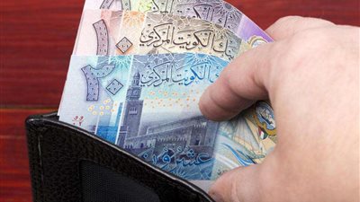 سعر الدينار الكويتي اليوم الاثنين في البنوك مقابل الجنيه المصري