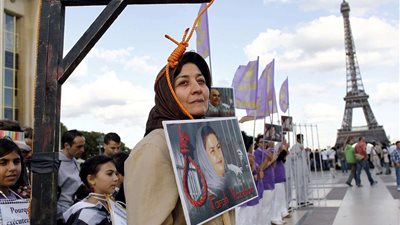 إعدامات وعقوبات.. سلسال الدم مستمر في إيران والغرب يتوعد