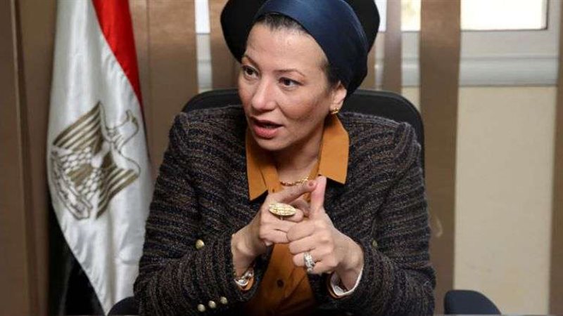 وزيرة البيئة