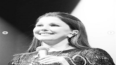 بعد فيروز.. الرئيس الفرنسي يلتقي بماجدة الرومي