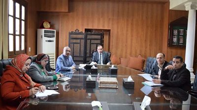 رئيس جامعة بني سويف يترأس اجتماعات 