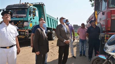 محافظ القليوبية يشن حملات لإزالة الأبراج المخالفة