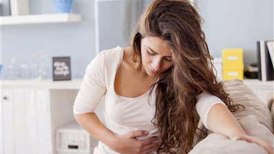 أحذر عسر بلع الطعام.. جرس إنذار ينبه للإصابة بـ