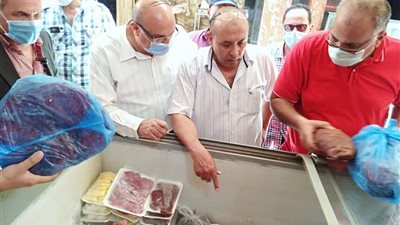 ضبط صاحب ثلاجة بحوزته 2 طن لحوم وكبدة فاسدة في شبرا