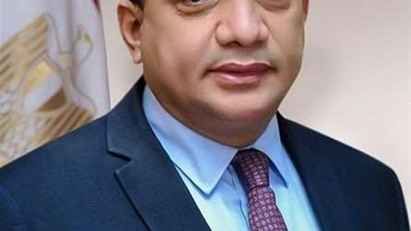 الدكتور منصور حسن
