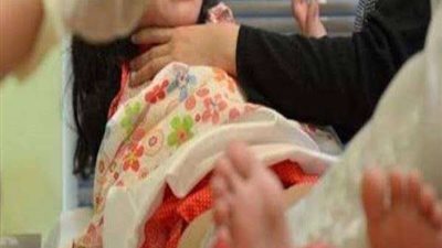 السجن 3 سنوات لـ زوجين بتهمة ختان طفلتهما في قنا