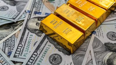 الذهب يسجل خسارة أسبوعية مع تمسك الفيدرالي برفع الفائدة